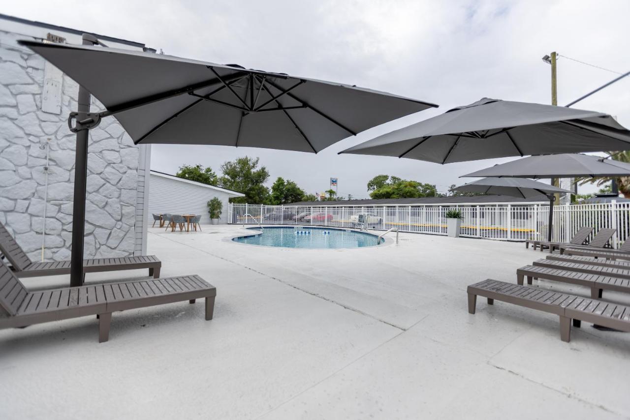 Golden Isles Inn & Suites Brunswick Exterior foto
