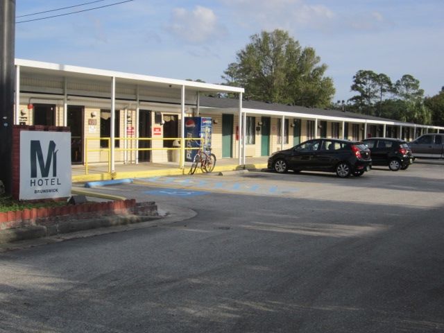 Golden Isles Inn & Suites Brunswick Exterior foto