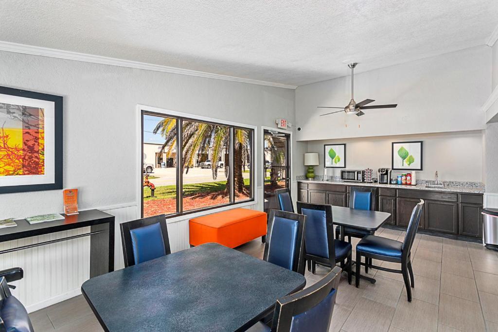 Golden Isles Inn & Suites Brunswick Exterior foto